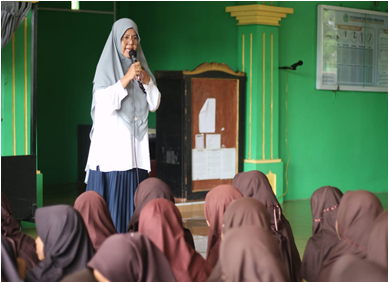 SISWA MTS MANBA'UL HIDAYAH MENDAPATKAN PENGETAHUAN KESEHATAN SEKSUAL DARI PUSKESMAS KABIL