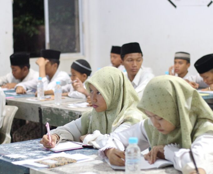 Apakah Santri Bisa Taat Pada Peraturan Pesantren, Bagaimana Peran Orang Tua?